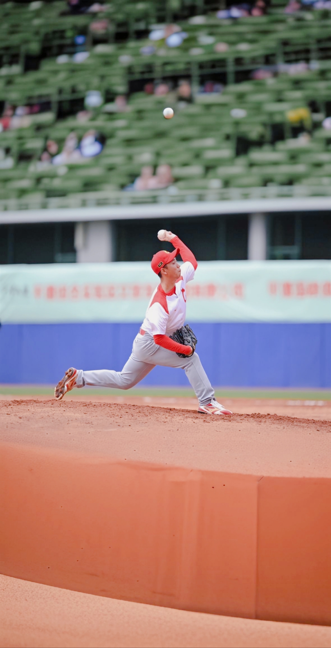 冷门频出!棒球战况跌宕起伏 冷门频出!棒球战况跌宕起伏