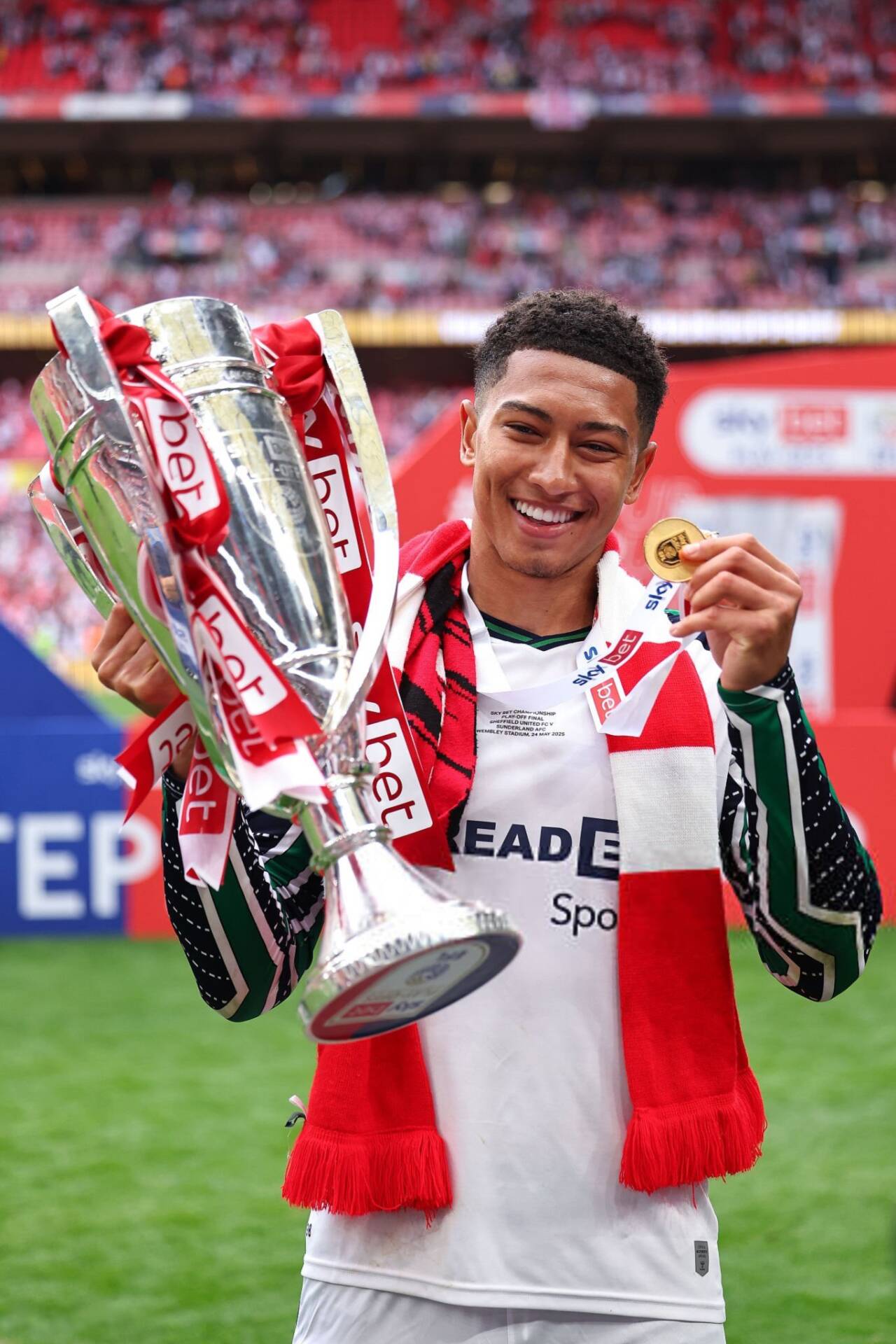 爱游戏娱乐-摩洛哥翻盘波兰，贝林厄姆惊艳四座