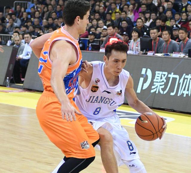 爱游戏在线-突破自我极限，球员实现逆袭