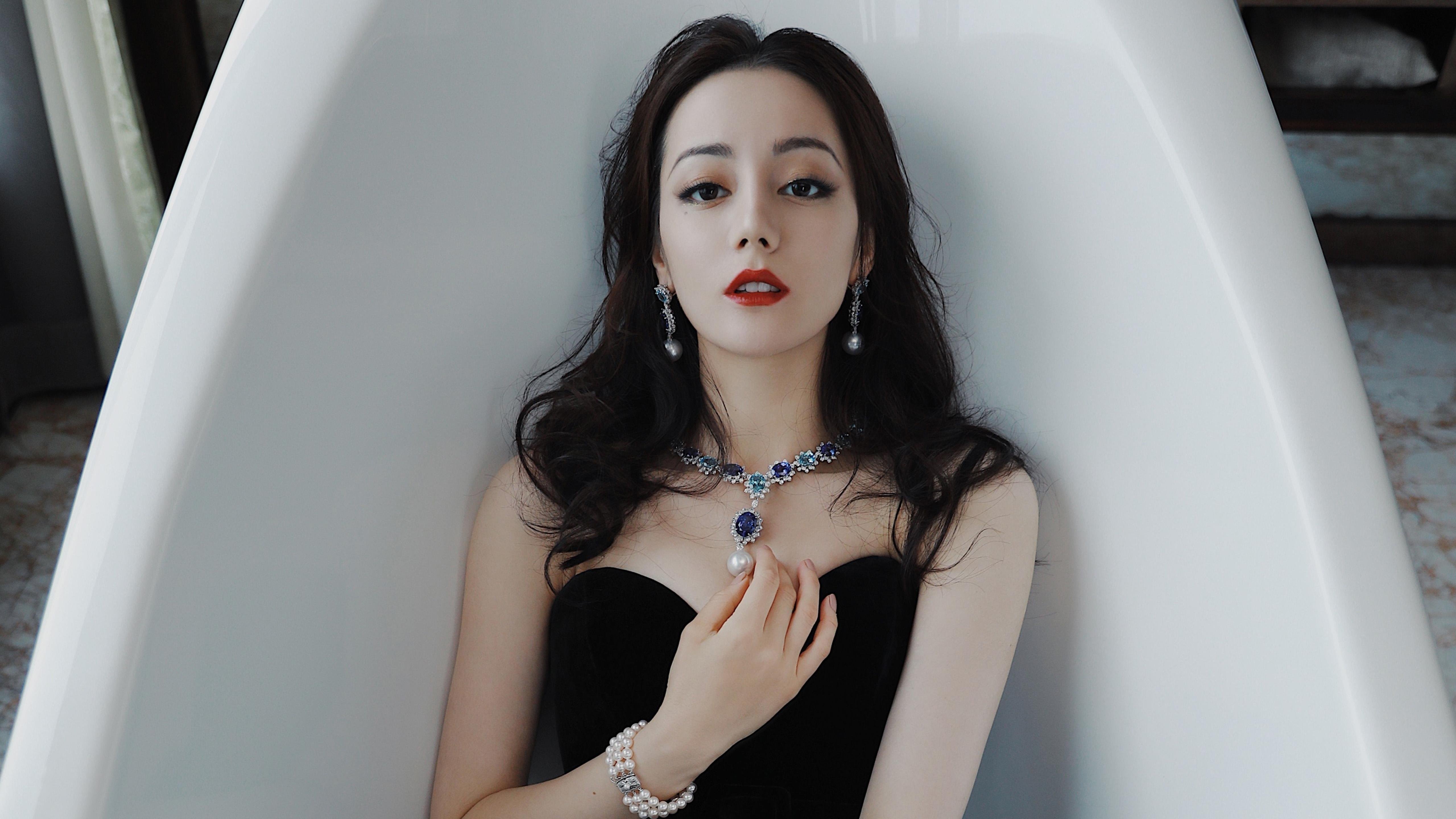 欧冠之夜的双重震撼，多特蒙德轻取曼城，坎特刷新拦截纪录