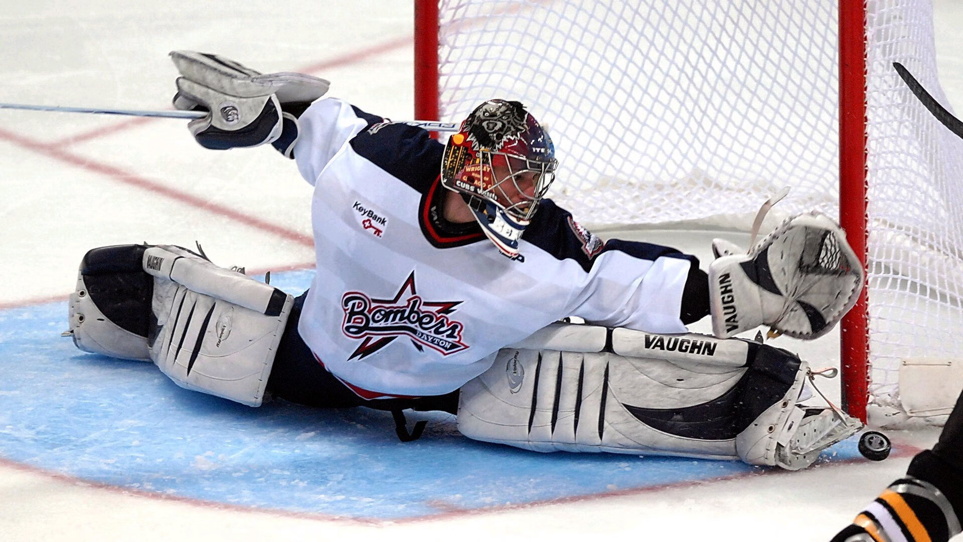 爱游戏在线-绿茵对北美，当克莱在三秒区掀起革命