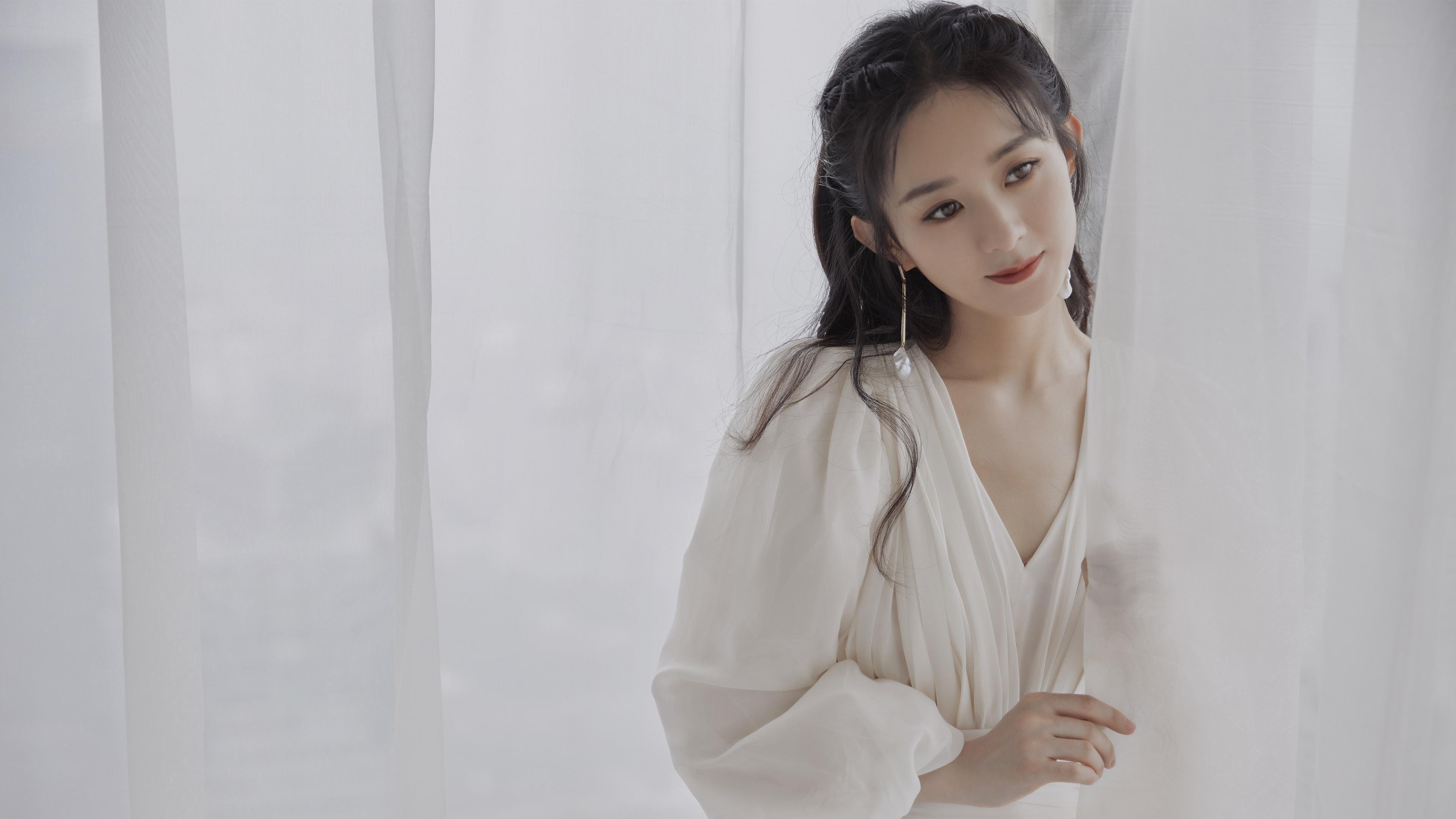 爱游戏体育-爆冷逆袭！欧文东决关键战主宰赛场，热火力克尼克斯